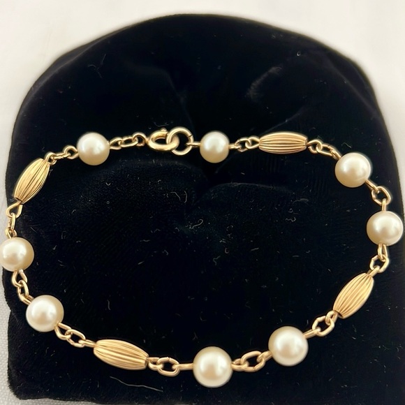 Jewelry - Vintage / Pearl and Gold Plated Beads